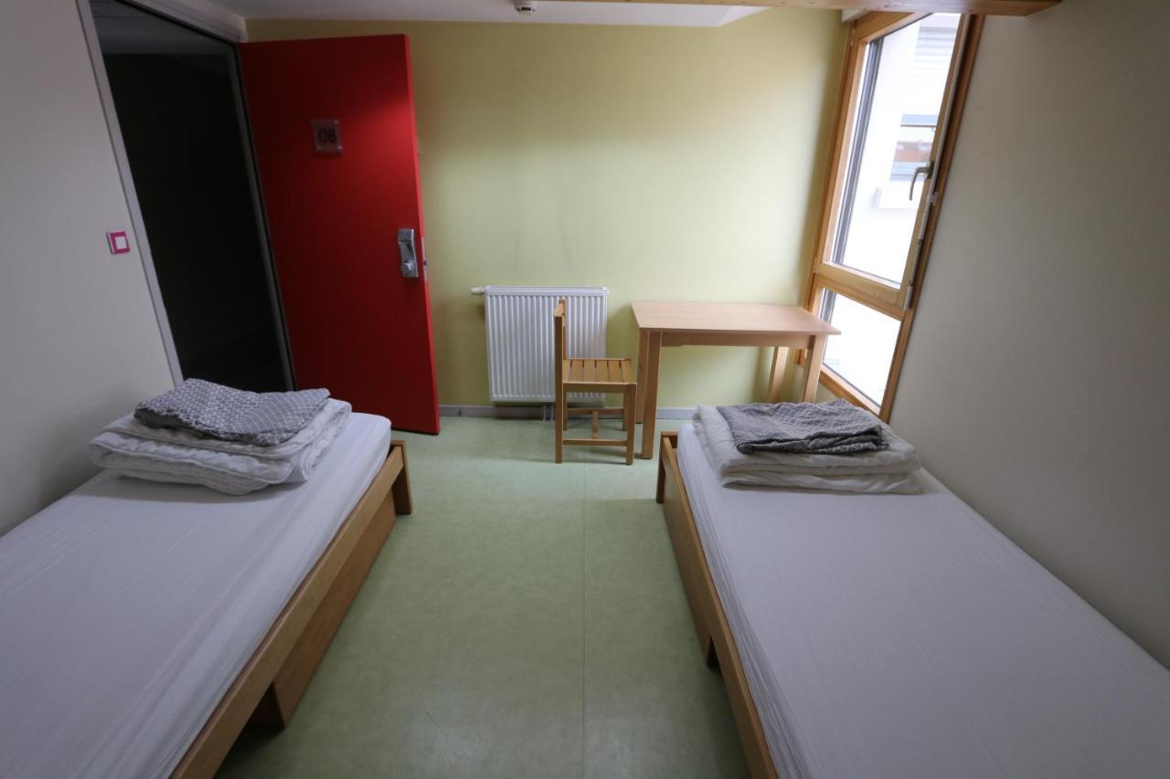 Auberge De Jeunesse Hi Pontarlier Eksteriør bilde